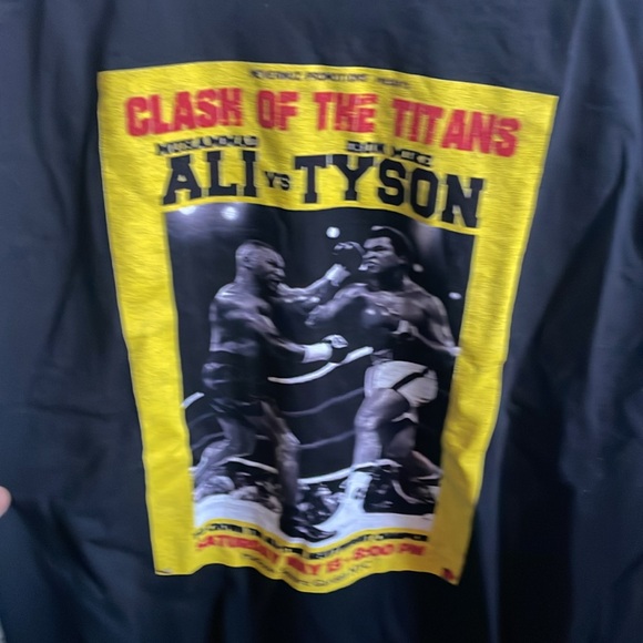 Clash of the Titans Muhammad Ali Vs Mike Tyson T-shirt, Medium, Black - Picture 3 of 5